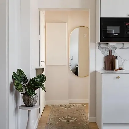 Upea Puutalohuoneisto, Omalla Parkkipaikalla *