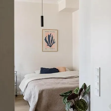 Upea Puutalohuoneisto, Omalla Parkkipaikalla *