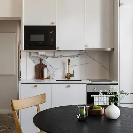 Upea Puutalohuoneisto, Omalla Parkkipaikalla