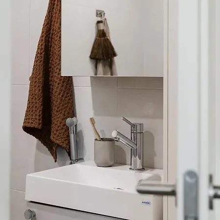 Upea Puutalohuoneisto, Omalla Parkkipaikalla Appartamento *