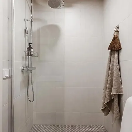 Appartamento Upea Puutalohuoneisto, Omalla Parkkipaikalla *