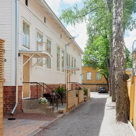 Upea Puutalohuoneisto, Omalla Parkkipaikalla *