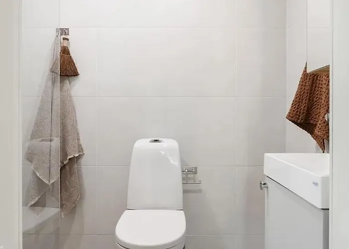 公寓 Upea Puutalohuoneisto, Omalla Parkkipaikalla 图尔库