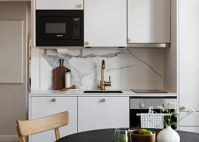 Upea Puutalohuoneisto, Omalla Parkkipaikalla